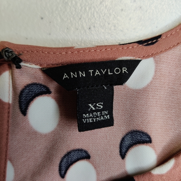 Ann Taylor Peach With Black/White Polka Dots Blouse Extra Small - Picture 3 of 3